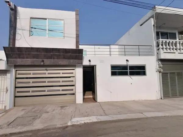 VENDO RESIDENCIAL EN ZONA CENTRICA