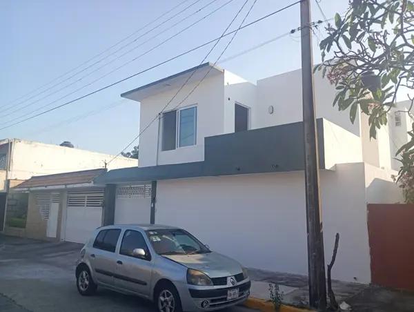VENDO CASA EN BOCA DEL RIO CERCA DE LA SALLE  DE URANO