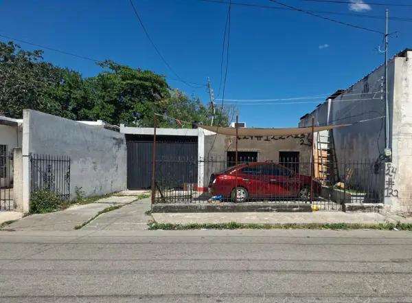 CASA CON TALLER EN VENTA - COLONIA CHICHEN ITZA