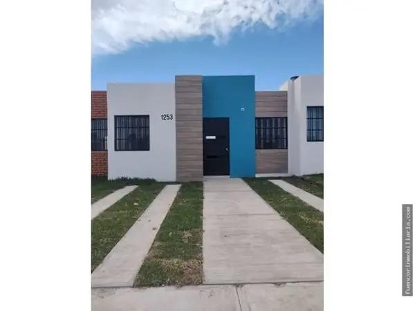 Casa en venta en Colima de 1 planta con 2 recámaras y 2 baños