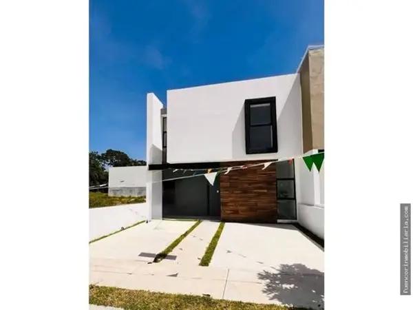 Preciosa casa en venta de 3 recámaras en Zona Norte de Colima Preciosa casa en venta de 3 recámaras en Zona Norte de Colima