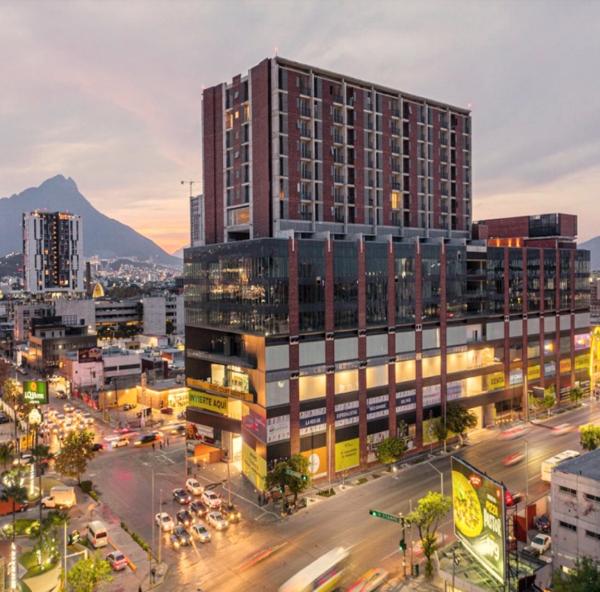 LOCALES EN RENTA UBICADO CENTRO DE MONTERREY LOCALES EN RENTA UBICADO CENTRO DE MONTERREY