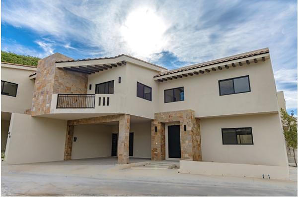 CASA EN VENTA FRACCIONAMIENTO SANTIAGO N.L.