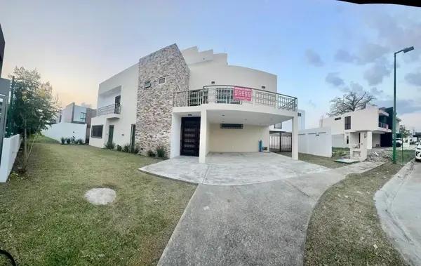 Bonita Casa Espaciosa para Venta o Renta Bonita Casa Espaciosa para Venta o Renta