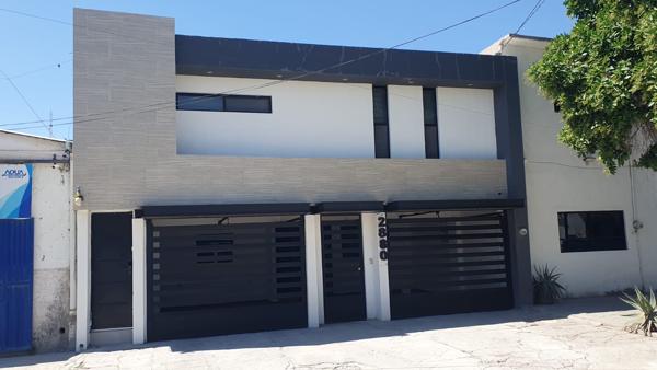 Casa con Recámaras en planta Baja y oficina en planta alta totalmente equipada