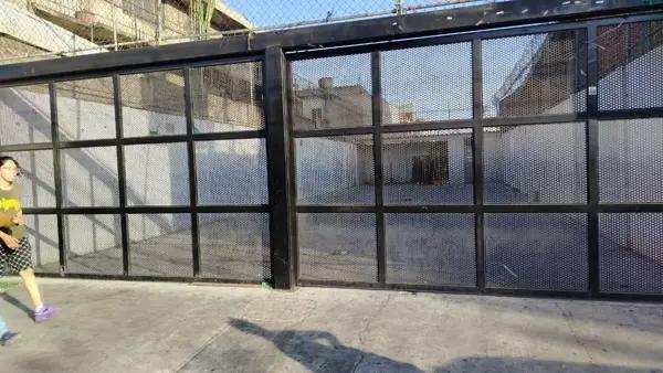 Terreno comercial de 245 m2 en venta en Avenida Adolfo López Mateos, Nezahualcóyotl