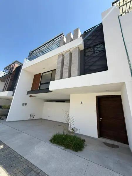 CASA EN RENTA EN LOMAS DE ANGELOPOLIS PUEBLA