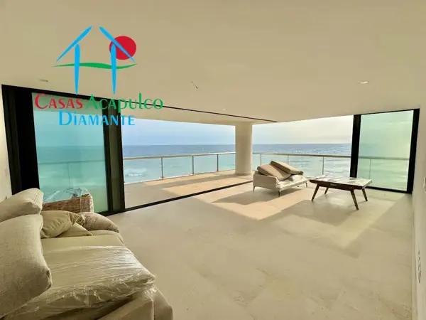 Departamento de playa, con terraza, vista al mar y 4 recámaras
