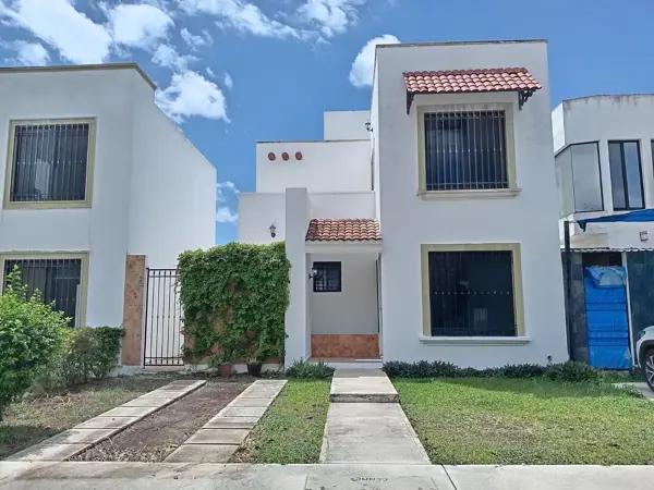 Casa en Venta en Gran Santa Fe Norte, Mérida, Yucatán - Espaciosa, Dos Niveles Casa en Venta en Gran Santa Fe Norte, Mérida, Yucatán - Espaciosa, Dos Niveles