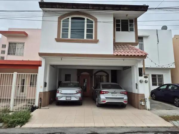 Casa en venta en Fraccionamiento Las Plazas, Zona Cumbres, Monterrey
