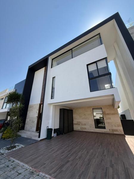 Casa en Renta/ Venta - Lomas de Angelópolis