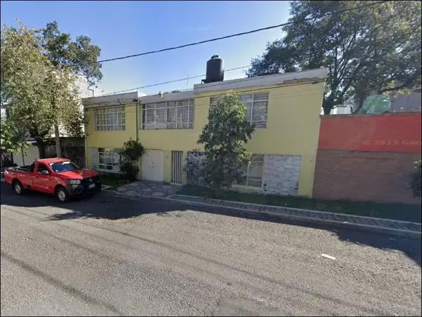 CASA EN VENTA EN HEROES DE PADIERNA