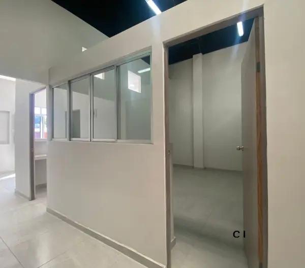 Amplio local con  Oficinas  en Torreón: potencial Comercial / Coworking