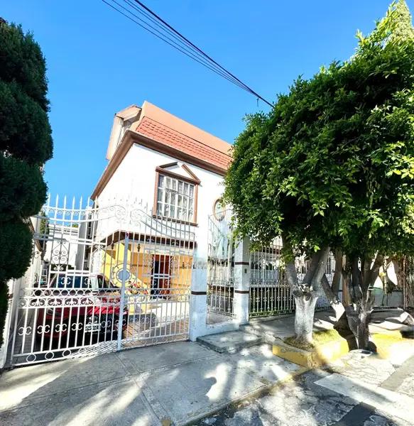 Venta de casa en  Villas del Pedregal en Coyoacán en CDMX