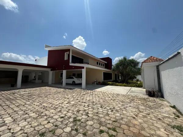 Casa en venta con amplio terreno en colonia juan b sosa merida yucatan