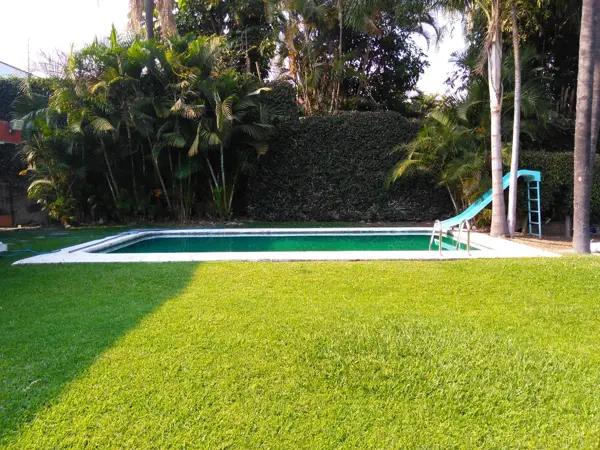 VENTA de RESIDENCIA EN CUERNAVACA VISTA HERMOSA