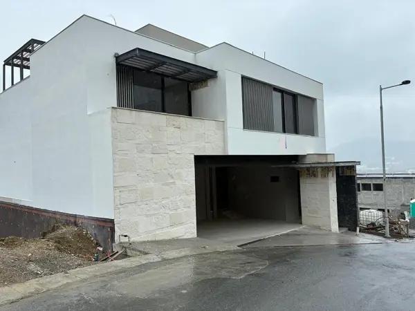 CASA EN VENTA CASTAÑOS DEL VERGEL MONTERREY C.N.