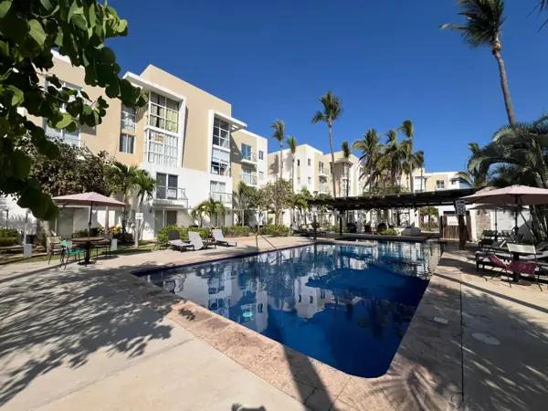 RENTA DEPARTAMENTO AMUEBLADO, 2 RECÁMARAS – ALMAR, CERRITOS.