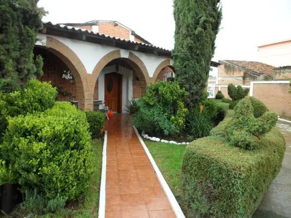 CASA EN VENTA EN SAN PABLO AUTOPAN, TOLUCA, MÉXICO.