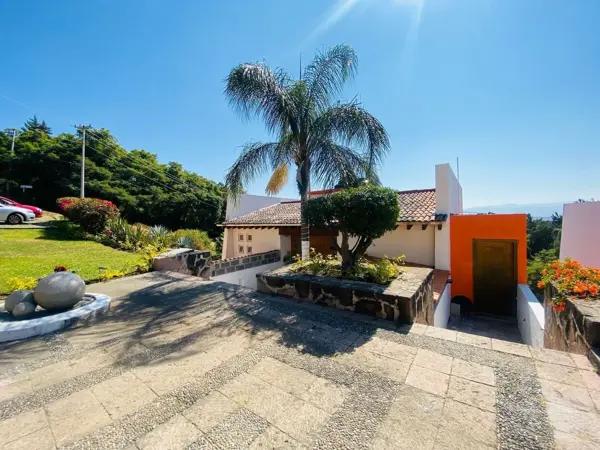 CASA EN VENTA EN RANCHO SAN DIEGO, IXTAPAN DE LA SAL, MÉXICO