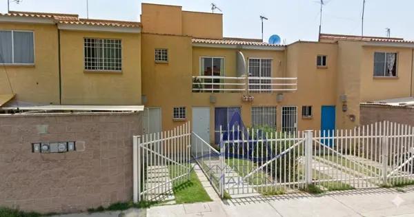 Oportunidad de Casa en Remate en Chicoloapan, Propiedad con Balcón JX71