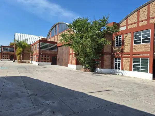 Bodega en Renta en Atlixco: Espaciosa y Funcional