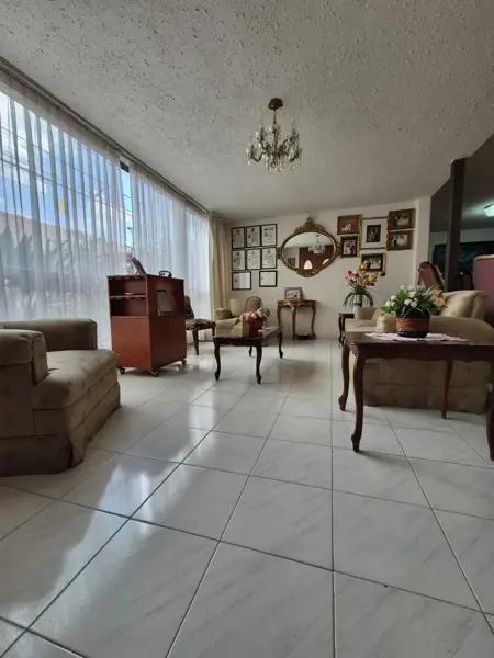 VENTA -  CASA EN COL. JARDÍN