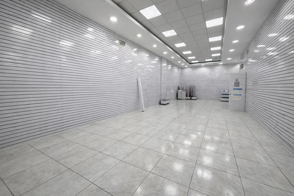 RENTA DE LOCAL COMERCIAL EN AV CANAL DE MIRAMONTES