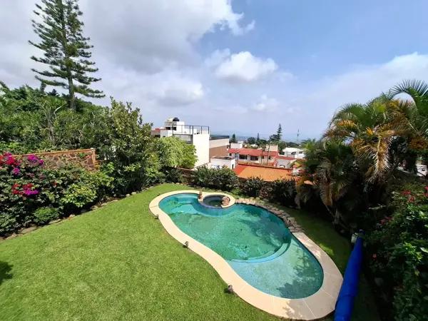Casa en venta ubicada en fraccionamiento con vigilancia 24 horas