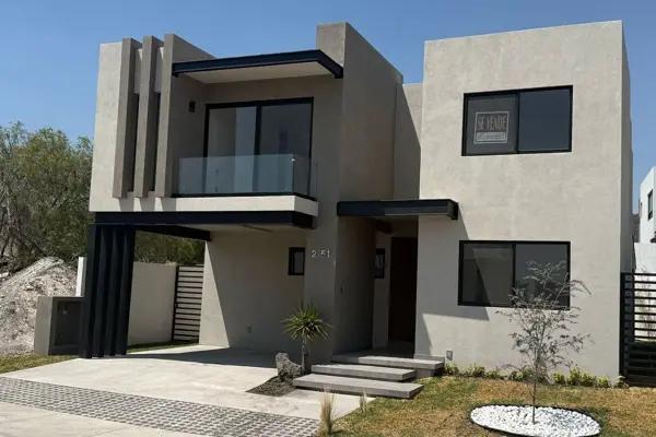 Casa de autor en venta en La Espiga Queretaro