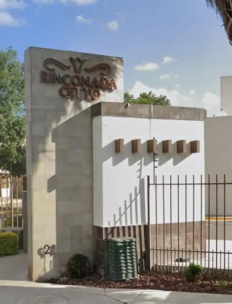 Bonita casa en venta Rincones del Marqués