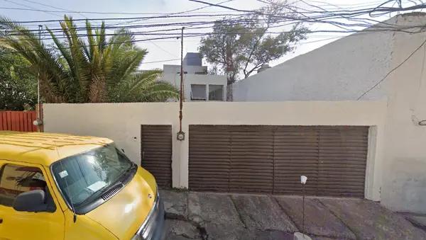 CASA EN VENTA EN 
COLONIA PILARES ÁGUILAS C.P. 01710
ÁLVARO OBREGÓN, CIUDAD DE MÉXICO