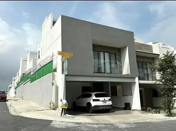 Casa Venta Cumbres Altta