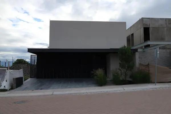 VENTA CASA LOMAS DE CAMPANARIO NORTE QUERETARO RCV240822-AE