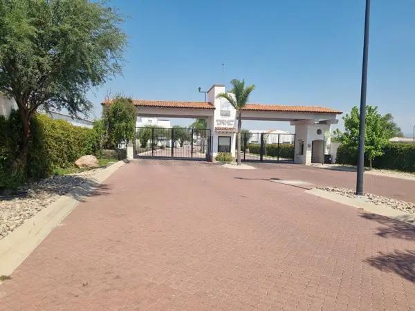 Terreno venta ciudad maderas Querétaro condominio jardines
