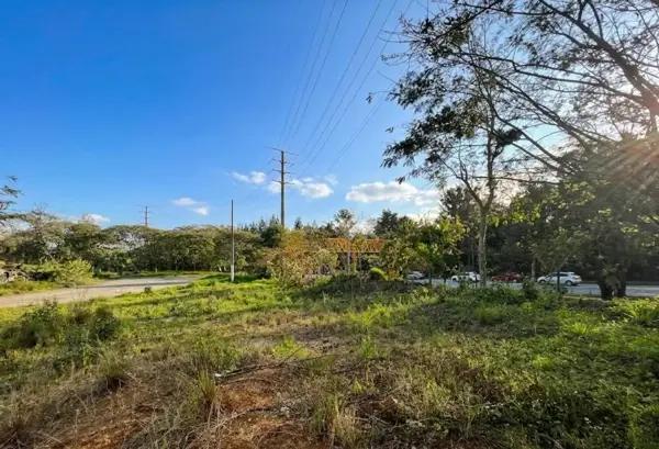 Venta de terreno con excelente ubicación, Av. Arco Sur muy cerca de la universidad Anahuac
