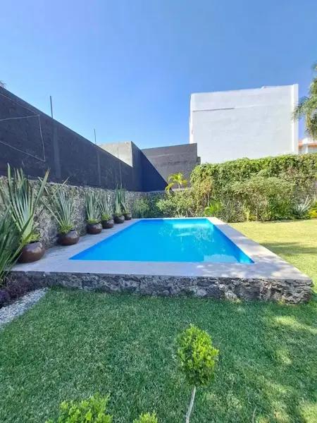 Casa recién remodelada de 1 sola planta.