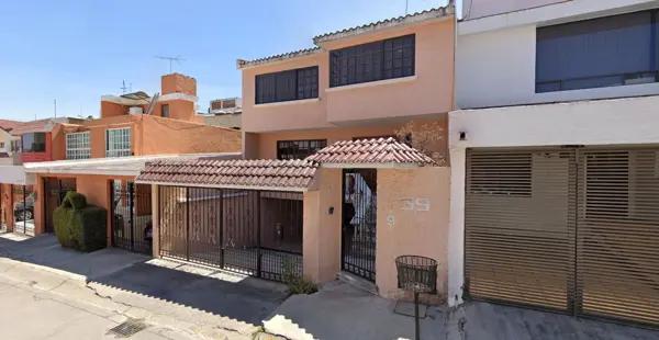 CASA EN VENTA EN JARDINES DE SATÉLITE, NAUCALPAN, ESTADO DE MÉXICO. CASA EN VENTA EN JARDINES DE SATÉLITE, NAUCALPAN, ESTADO DE MÉXICO.