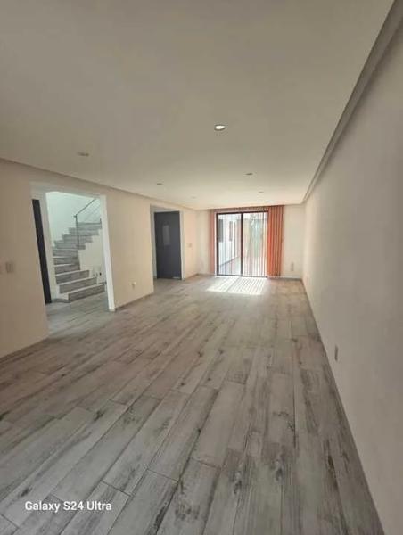 VENTA DE CASA REMODELADA EN GUADALUPE INN