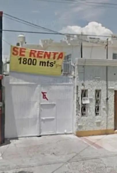 RENTA A $ 80 POR METRO BODEGA CENTRO 1725 MTS o EN PARTES DESDE 200mts RENTA A $ 80 POR METRO BODEGA CENTRO 1725 MTS o EN PARTES DESDE 200mts