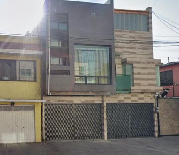 Casa cerca de Hospital Pediátrico Moctezuma