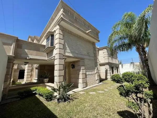 Residencia de Lujo en Cantera y Granito | Colonia Jardín | 700m² de Construcción