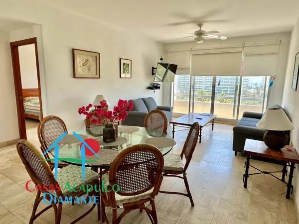 Departamento de 3 recámaras con vista al campo de golf y parcialmente al mar