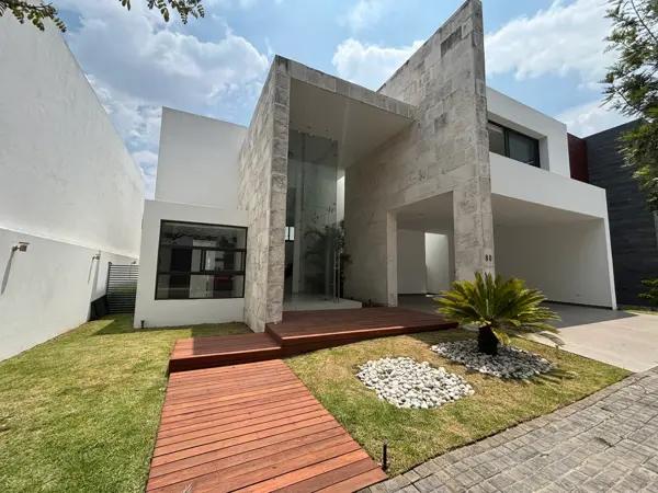 Venta casa amplia, muy iluminada. Cluster 777, Lomas de Angelópolis 1 Venta casa amplia, muy iluminada. Cluster 777, Lomas de Angelópolis 1