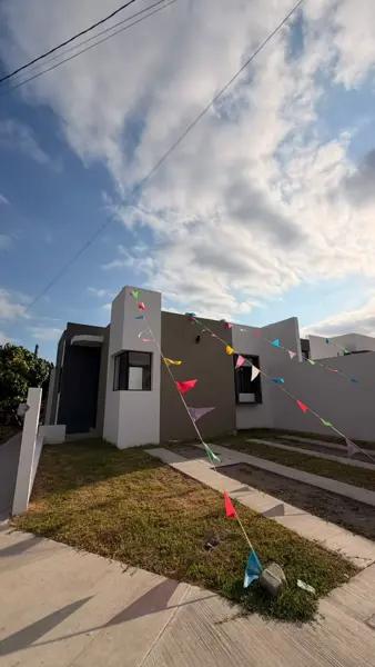 Casa en venta en esquina en Villa de Álvarez