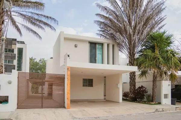 Casa con PANELES SOLARES en venta en Temozón Norte