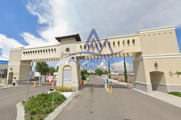 VENTA DE CASA EN FACCIONAMIENTO VERONA SANTIAGO DE QUERETARO AD15