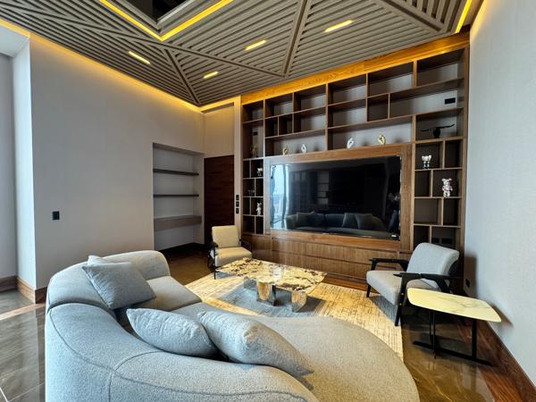 PENTHOUSE AMUEBLADO EN RENTA EN SAN JERÓNIMO, MONTERREY, ROOF TOP PRIVADO, VISTAS PANORÁMICAS