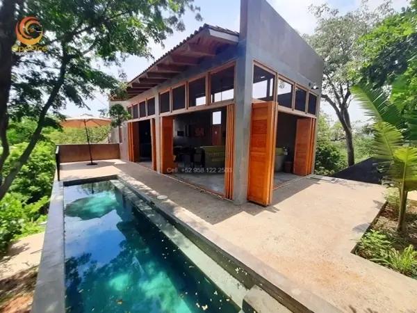Casa con piscina y vista al mar en San Agustinillo
