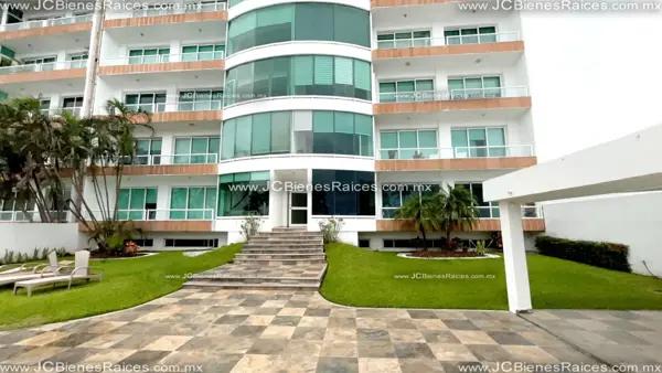 Planta Baja de 160m². ¡Con Vista al Mar, Alberca y Acceso Controlado! A metros del Boulevard.